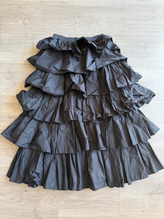 English Factory Dresses & Skirts - English Factory black tiered midi skirt - size XS
